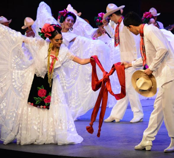 Danza folclórica full